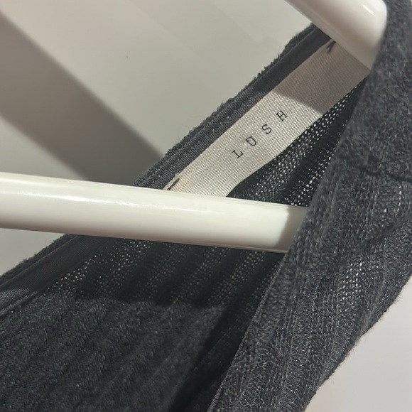 Grey ribbed backless dress - Picture 3 of 4